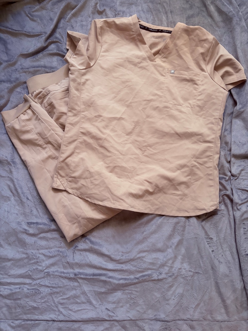 Stone Fabletics Scrub Set – Size LARGE (Used)